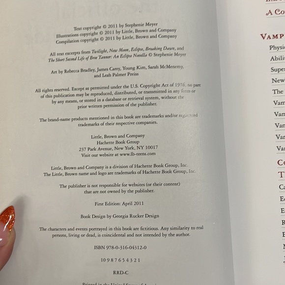 Twilight Saga: Official Illustrated Guide & The Short Second Life of Bree Tanner - Picture 3 of 5